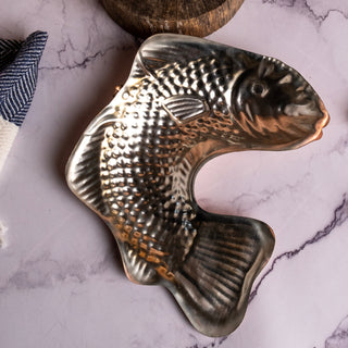 Copper fish mold, Handcrafted copper bakeware, Fish-shaped cake mold, Food-safe copper mold, Artisan kitchen accessory, Seafood-themed bakeware, Rustic kitchen decor, Traditional baking mold